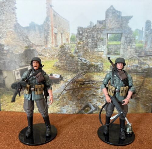 1/18 Custom WWII German Motorcycle with sidecar and 2 Wehrmacht figures - Picture 7 of 13