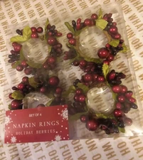 set 8 PIP BERRIES NAPKIN RINGS Primitive Farmhouse Winter Holiday Christmas NEW