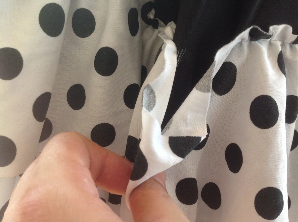 LOTE DE VESTIDOS, FALDAS Y BUFANDAS DE FLAMENCA Foto 3 de 4