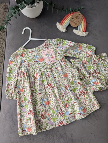 Neu süßes Beatrix Potter Cath Kidston Peter Rabbit Kleid & Unterhose 6-9 m Geschenk - Bild 4 von 17