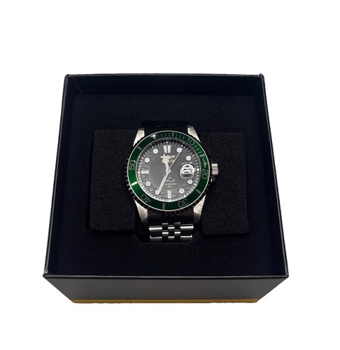 Invicta Pro Diver Men’s Quartz 40mm Green Bezel Gray Dial SS Bracelet Box