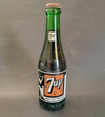 7 Up Bottle - Full - Swimsuit Girl - Swimmer  - 7 oz - Vintage 1952