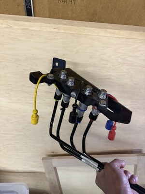 1025R Single Point Quick Coupler Hydraulic Fitting Tractor Side With Lines