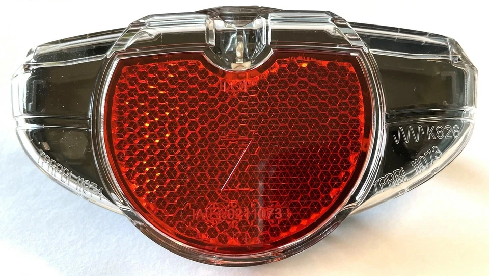 LED Rücklicht AXA-Spark-Steady mit Standlichtfunktion 80 mm Schraubabstand