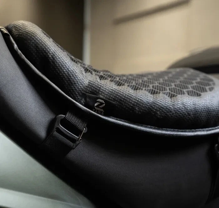 Гелевая подушка сиденья (средняя) (770 GRM) подходит для KAWASAKI VERSYS 650 - Изображение 3 из 4