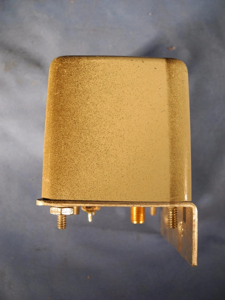 GREENRAY 376-000A RF Precision Frequency Source 220 MHz SMA Input: 28 VDC - Image 2 of 4