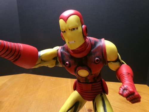 COOL IRON MAN RETIRED COMIC BOOK INSPIRED MARVEL STATUE + 4 BONUS TRADING CARDS - Picture 6 of 12