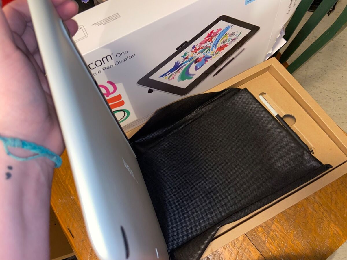 Wacom One Creative Pen Display, 13.3in Display, 1080p Wacom One Creative Pen Display, 13.3in Display, 1080p