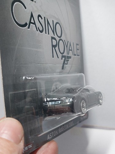 Hotwheels 1/64 🇨🇵 James bond 007 Casino royal Aston Martin DBS de 2023 Premium - Imagen 4 de 6