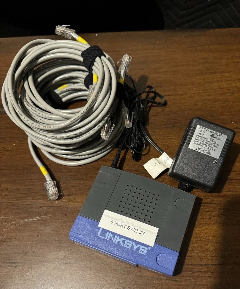 Linksys 5-Port 10/100 Workgroup Switch with Ethernet Cords - Image 2 of 4