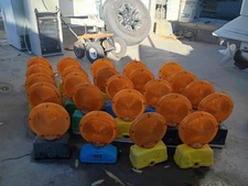 road work caution lights, hazard lights, construction zone, barracade 