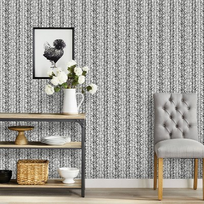 Threshold Vine Stripe 198x20 Peel and Stick Wallpaper Nature Black 2690₽