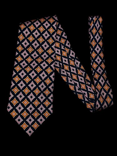 Vera Bradley Baekgaard- Men’s Pink & Orange Diamond 100% Silk Neck Tie 4”Wx60”L - Picture 6 of 6