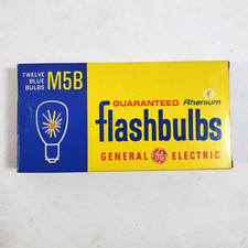 Vintage Package GE M5B Flashbulbs 12 Bulbs in Original Packaging