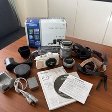 condition OLYMPUS PEN Lite E PL7 Double Zoom Kit White