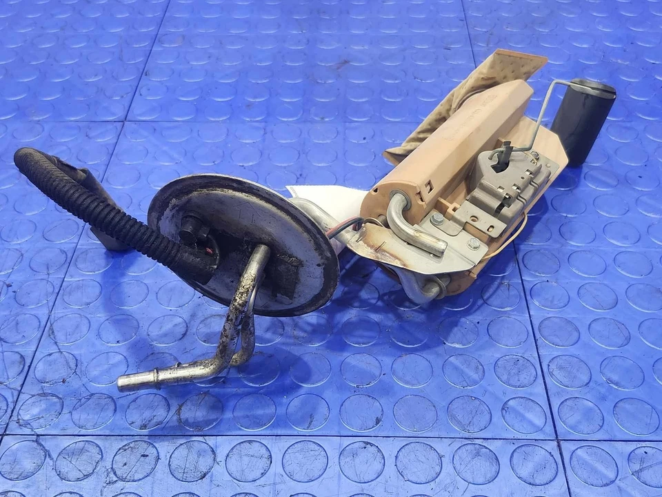 Conjunto de bomba de combustible tanque de combustible trasero eje trasero Ford F-150 F-250 F-350 95 fabricante de equipos originales Foto 3 de 4