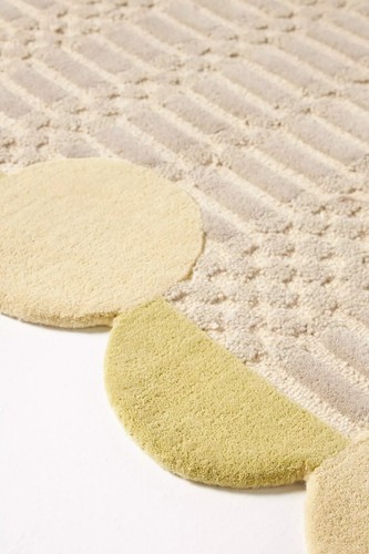 Alfombra acolchada de lana amarilla crema festoneada moderna artesanal alfombra texturizada - Imagen 3 de 3