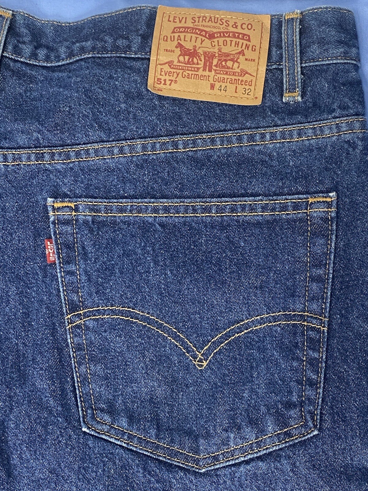 Jeans Levi’s 517 talla 44x30 vintage 2002 corte bota dobladillo-image