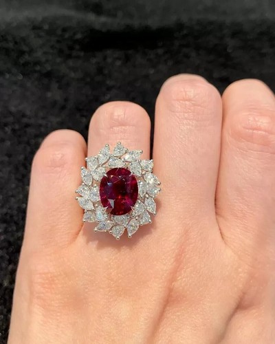 7.32 Ct Oval Cut Certified Natural Ruby & Diamond Engagement Ring 18K White Gold - Picture 4 of 7