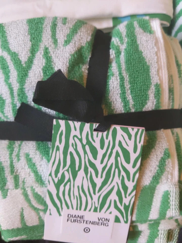  DVF para Target hoja de geranio verde azul cortina de ducha con toalla y paños  Foto 3 de 4