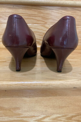 CHRISTIAN DIOR SOULIERS VINTAGE BURGUNDY KITTEN HEEL PUMPS -KOREA