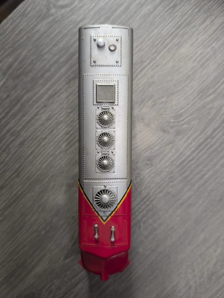 Vintage Bachman HO Scale Santa Fe Lighted Locomotive Red Silver Black #307 - Image 2 of 4