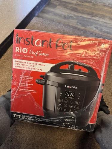 NEW Instant Pot RIO 6 Quart 7-in-1 Pressure Cooker V6 112-0312-01