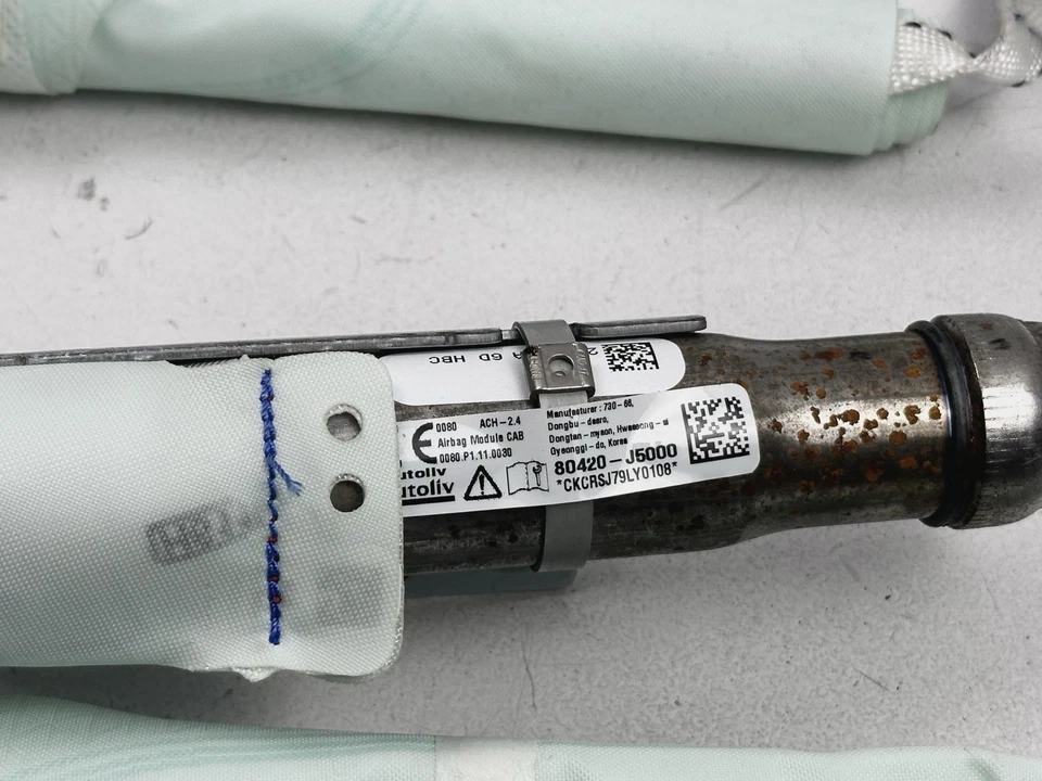 KIA STINGER 2018-2023 OEM RIGHT PASSENGER ROOF SWITCH ASSEMBLY - Image 4 of 4