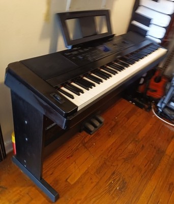 Yamaha DGX-660B 88-Key Digital Home Piano Black with Stand, 3