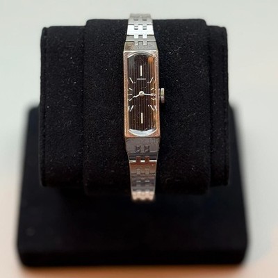 Seiko Vintage Rectangular Ladies  Manual Dress Watch 1973 SEIKO Ladies Watch Ref. 1520-3570 Rectangle Tank Case  main image 3