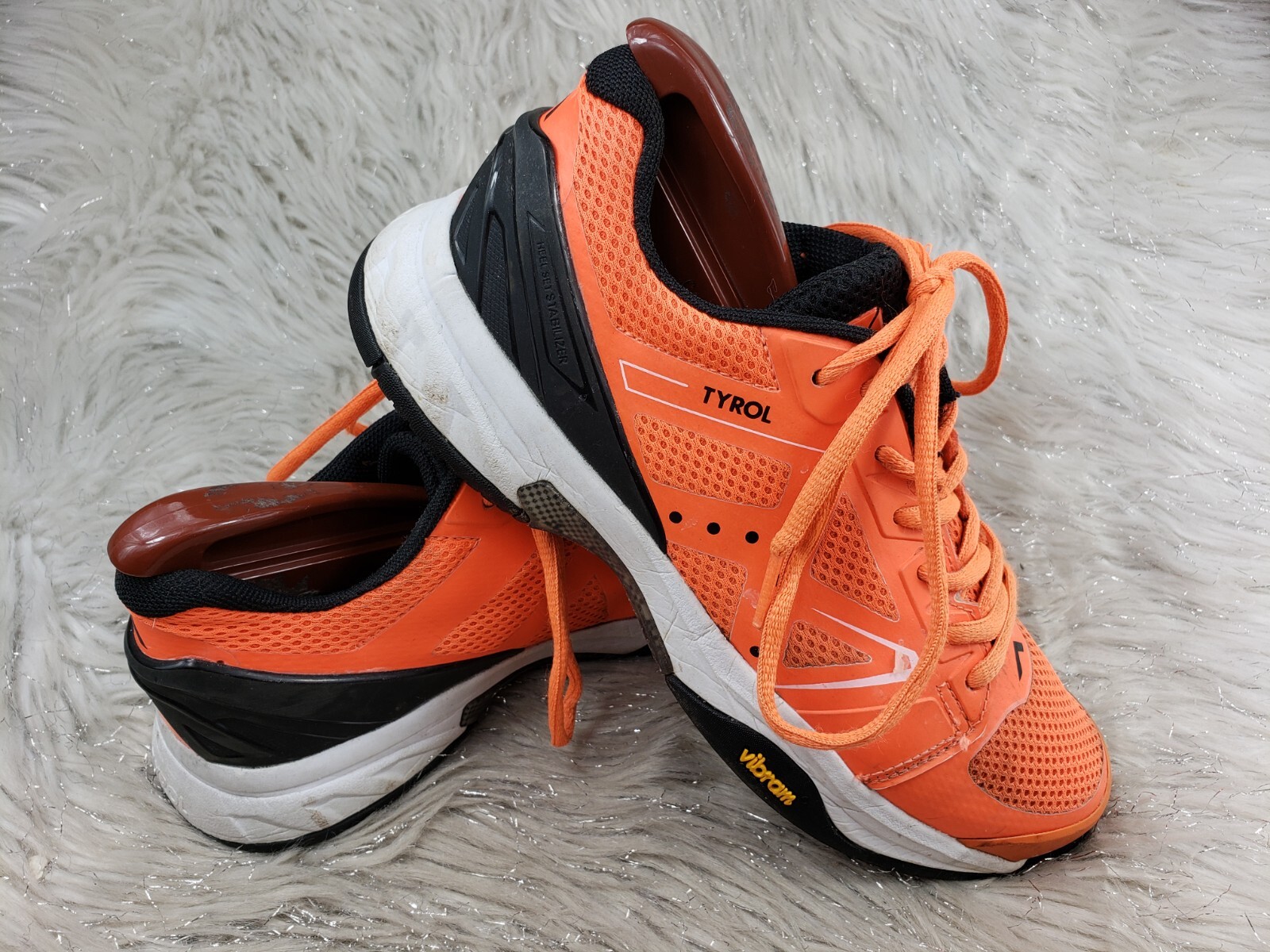 SAOLA Sneakers sportive Tyrol Drive arancione fluo suola Vibram donna taglia US 7 EUR 38