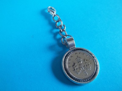 DISTEL & KRONE FÜNFPENCE MÜNZE - SILBER GEHÜLLT ANHÄNGER / CHARM