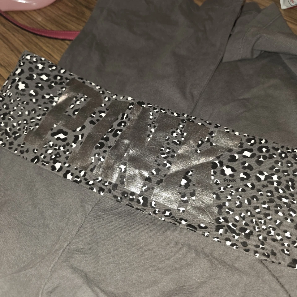 Pantalones Victoria's Secret Pink 2010 Y2K S plateados metálicos guepardo plegables sobre la cintura Foto 3 de 4