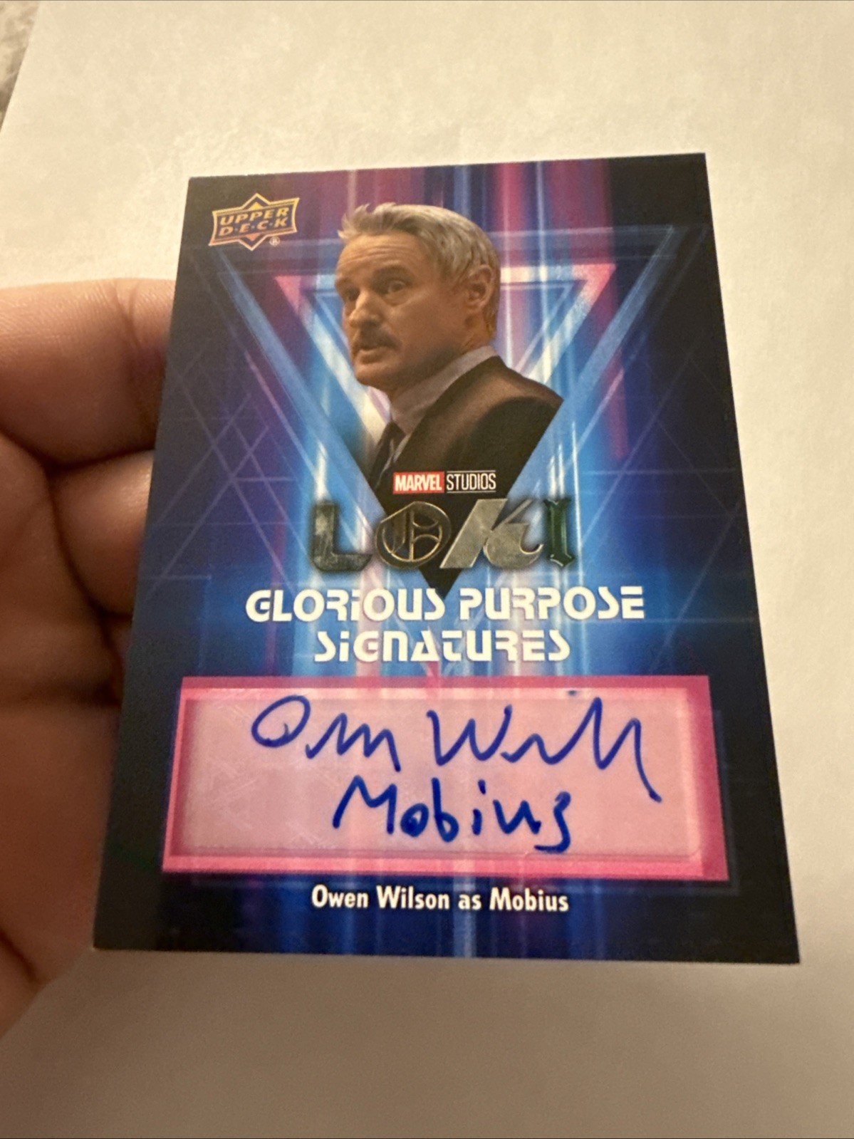 Owen Wilson 2023 UD Marvel Loki Glorious Purpose Auto w Mobius Inscription SSP view 3