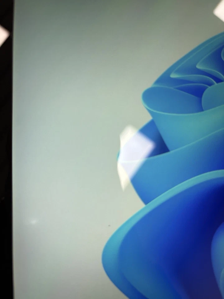 Microsoft Surface Pro 5 i5-7300U 8GB RAM 256GB LCD Blemish 50% - 80%  Battery - Image 4 of 4