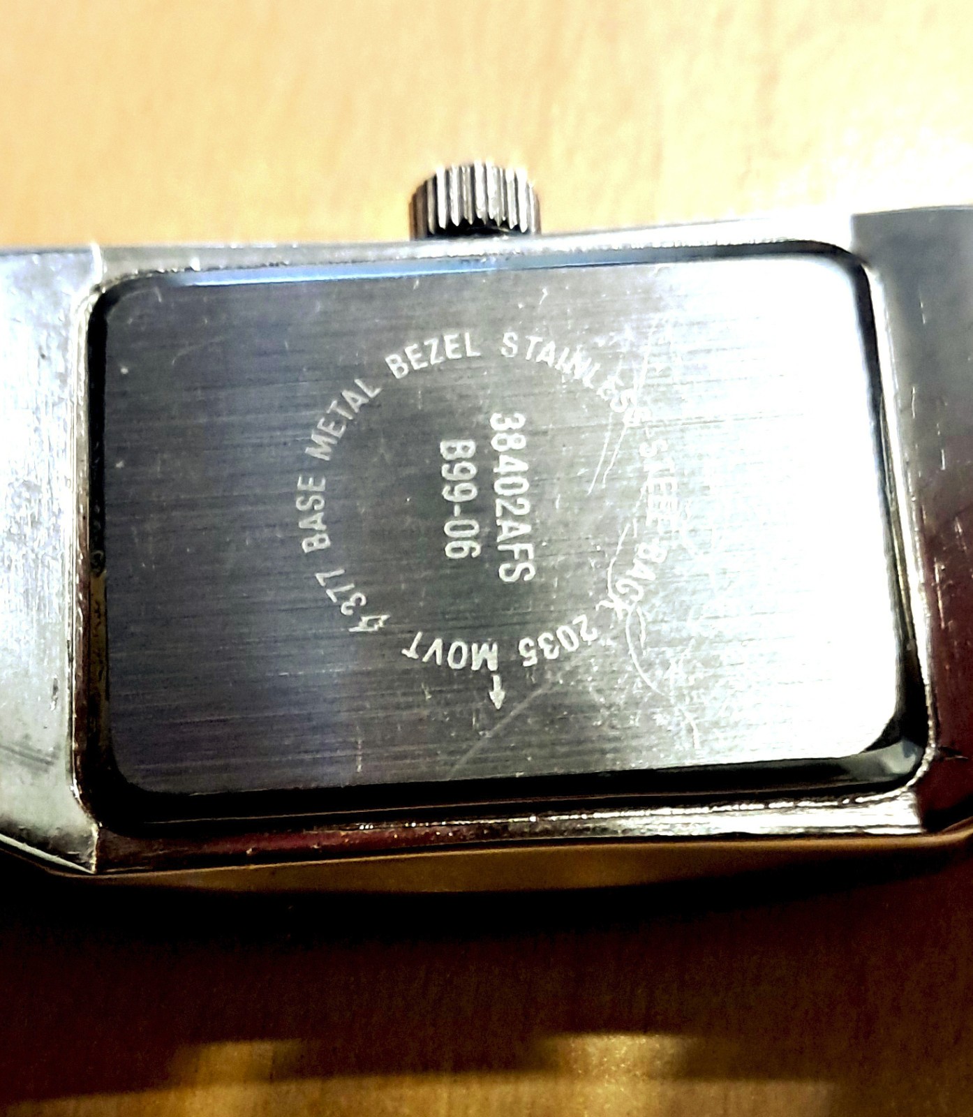 Mens rectangular watch, silver face and bracklet. - image 3