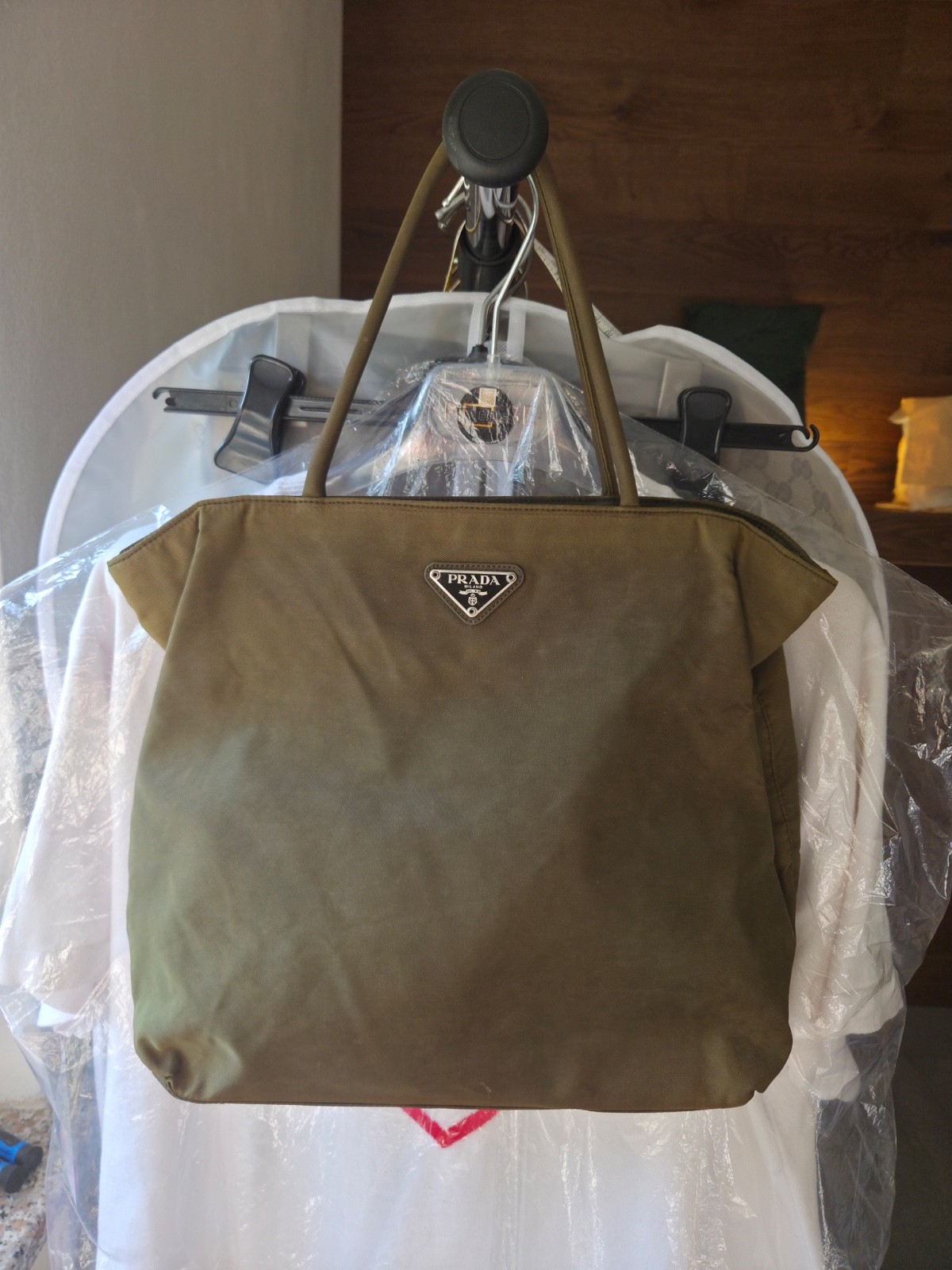 Borsa Prada Re-Nylon verde cachi