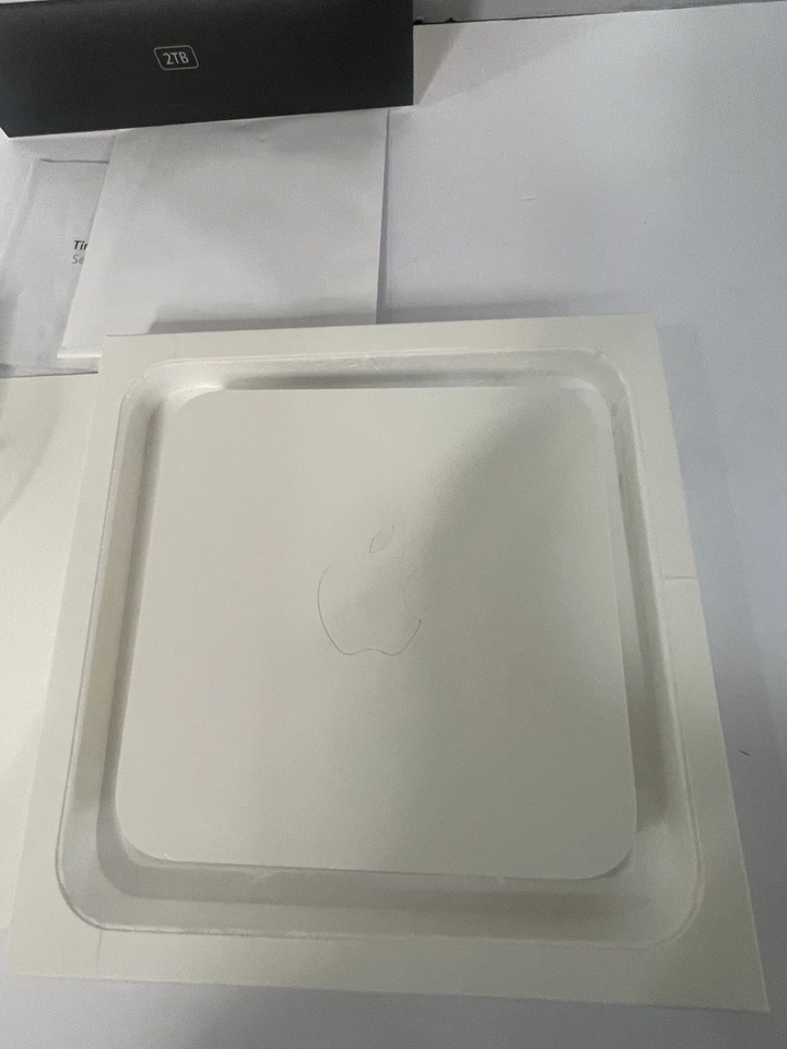 Apple A1409 4th Generation 2TB Time Capsule w/ Cable and Original Box Tested - Image 3 of 4