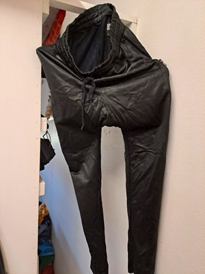 Black Kaviar Herren Chino Hose Schwarz Gr. M Normalgröße Bundzug SL 70 TU 40