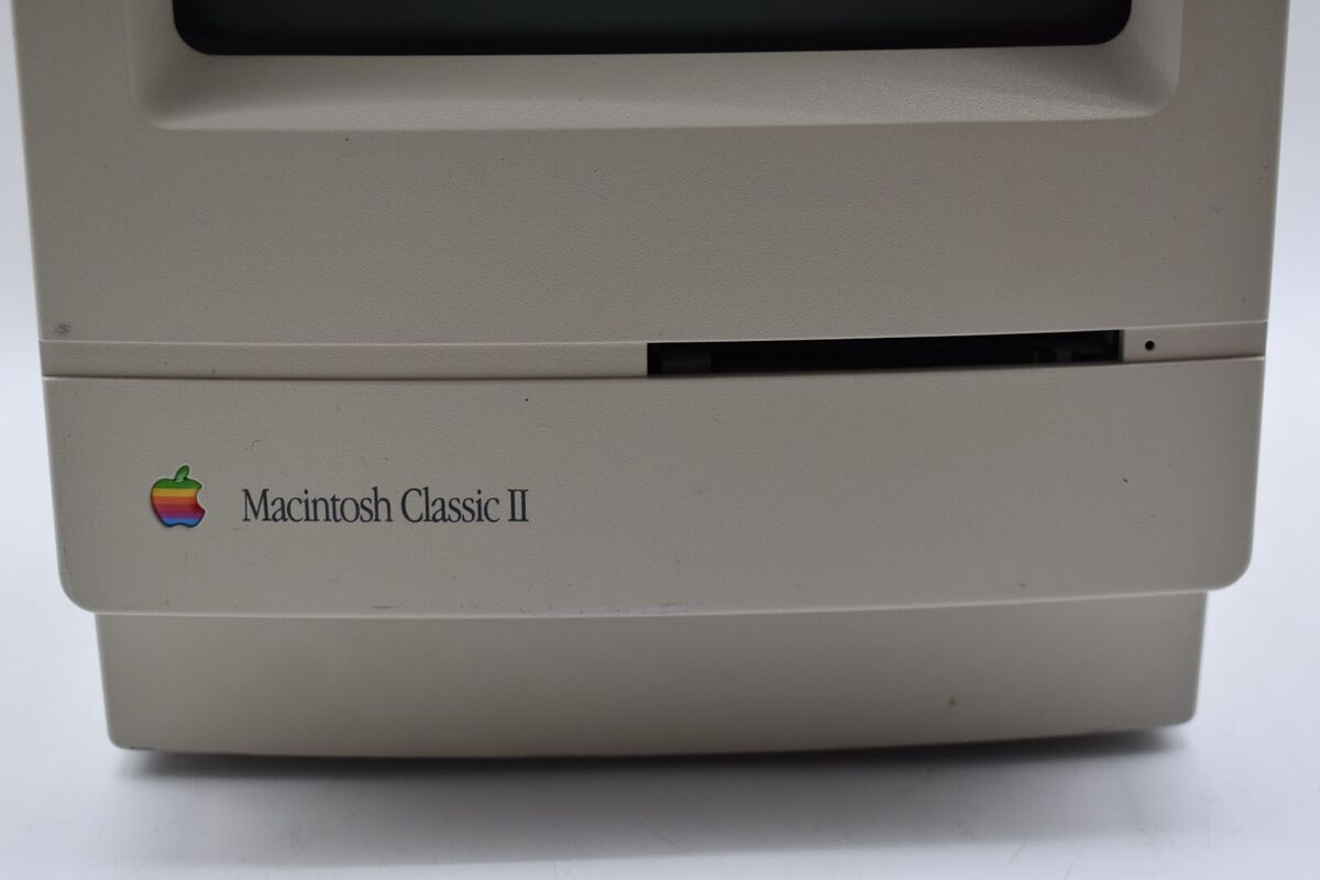 Vintage Rare Apple MACINTOSH CLASSIC II Computer Model M4150 Vintage Rare Apple MACINTOSH CLASSIC II Computer Model M4150