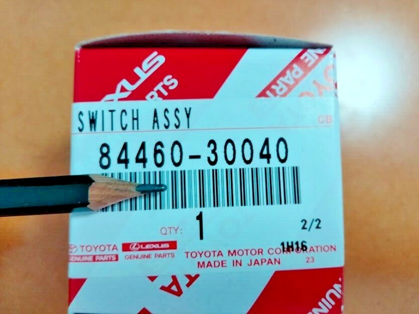 Lexus Genuine RX300 CAP ASSY BRAKE MASTER CYLINDER RESERVOIR FILLER 8446030040 eBay