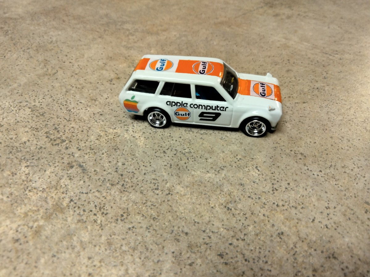 Hot Wheels GULF/APPLE LIVERY DATSUN 510 WAGON W/REAL RIDERS-CUSTOM