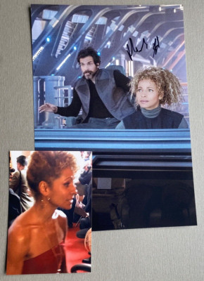 MICHELLE HURD ''Star Trek'' In-person signed Foto 20x30 Autogramm + Foto