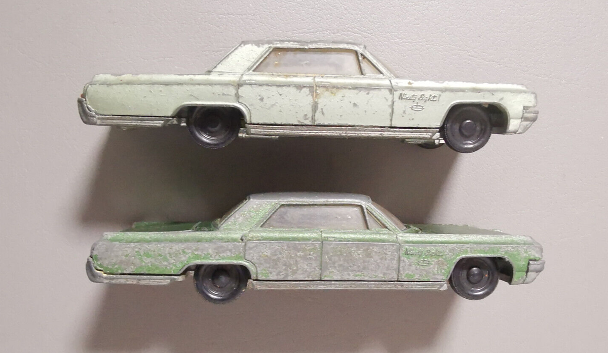 Siku Modellauto - 2 x V 245 Oldsmobile 98 Holiday Sports Coupe