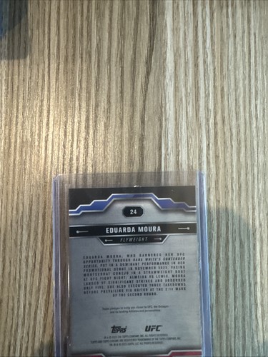 2025 Topps Chrome Sapphire UFC - Eduarda Moura RC #24 - Picture 5 of 7