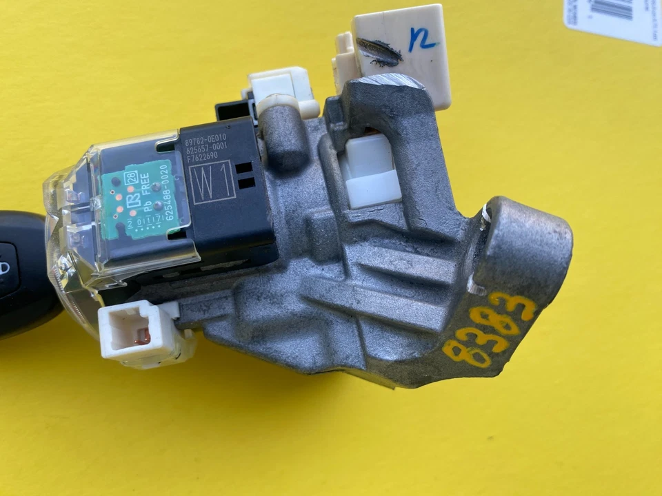 2015-2017 TOYOTA CAMRY ЗАМОК ЗАЖИГАНИЯ С ЦИЛИНДРОМ КЛЮЧА OEM 89782-0E010 - Изображение 3 из 4