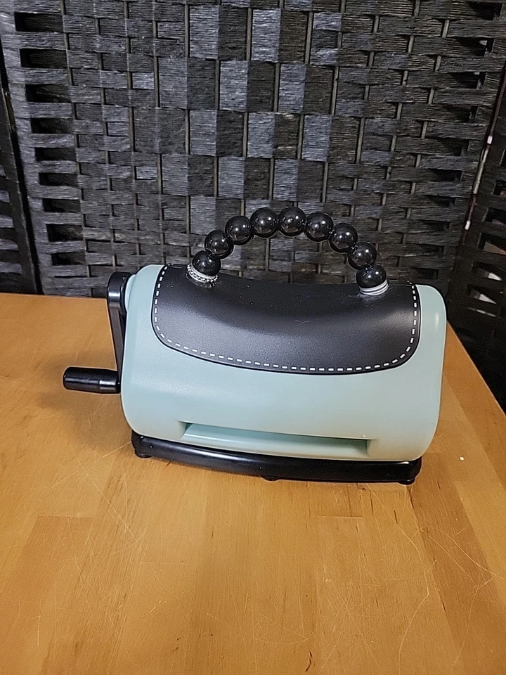 Sizzix Textura Boutique Máquina de Repujado Cartera Estilo Bebé Azul SOLO MÁQUINA Foto 4 de 4