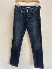 Levi Woman's Demi Curve Low Rise Skinny Blue Jeans 31 X 32