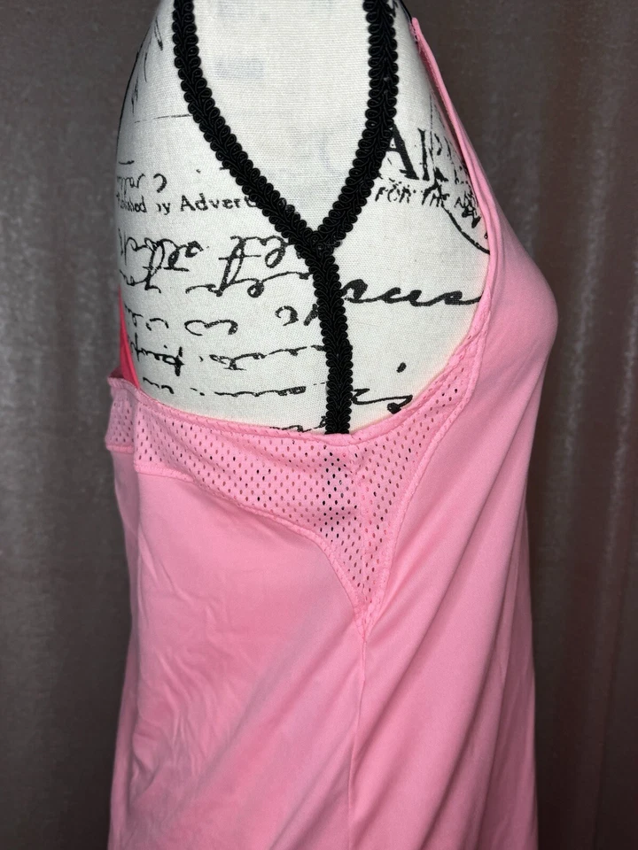 Regata Under Armour alça dupla rosa M HeatGear ajuste solto logotipo marca de palavras fluida - Imagem 2 de 4