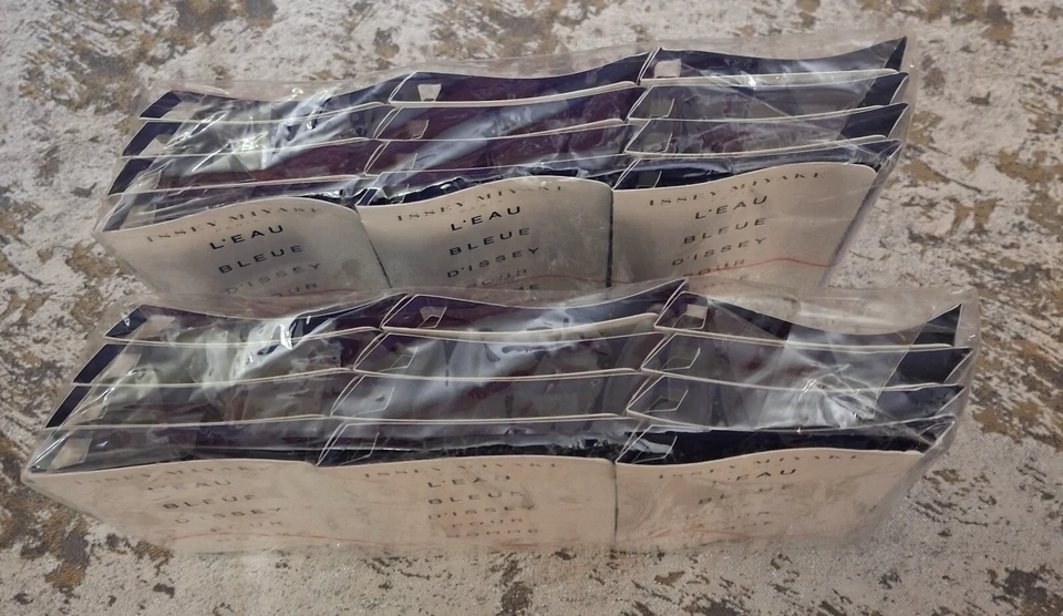 Issey Miyake L'eau Bleue D'Issey Pour Homme paquete de 24 muestras EDT spray 0,04 oz BPI Foto 2 de 4